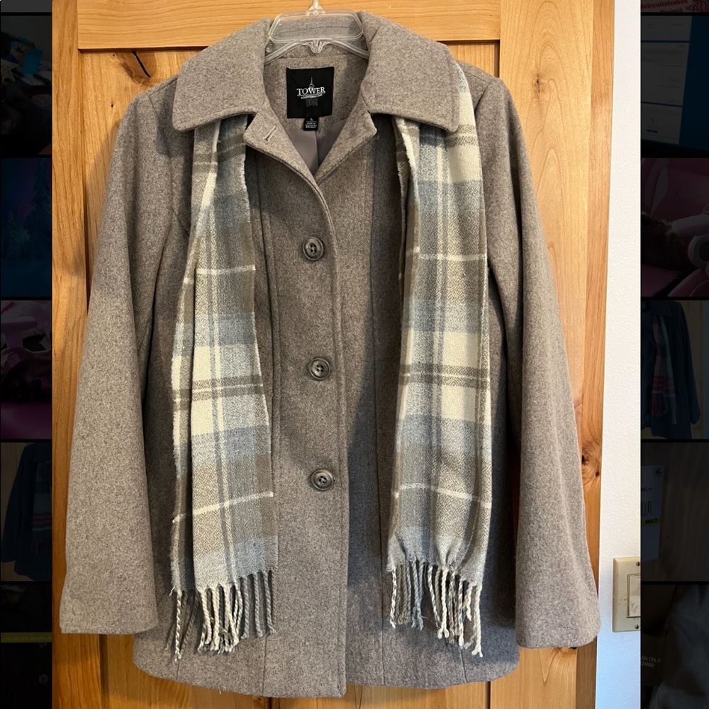 London Fog tan pea coat size large new without tags.